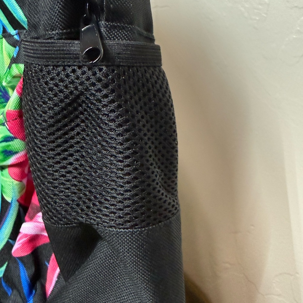 Backpack and Lunchbox Set: Tropical Floral Design - Picture 4 of 16